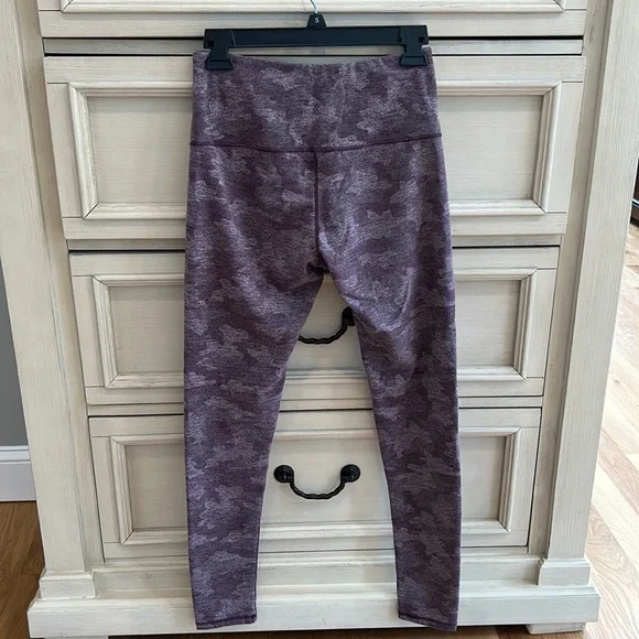 Woman’s small yoga/workout pants. Stretchy and comfy. - Picture 2 of 7